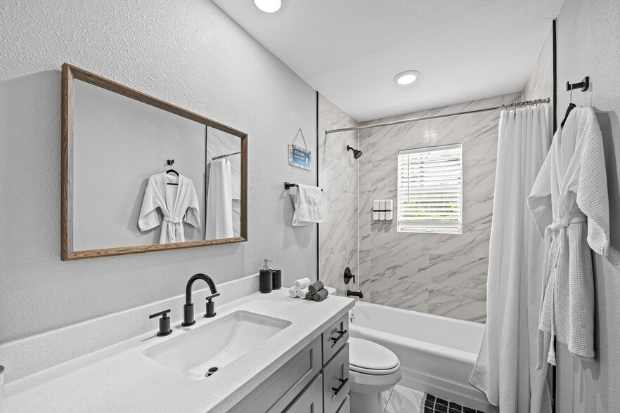 More Photos Of 2512 Calumet St, Houston Apartments For Sale