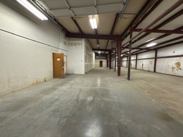 More Photos Of 1600 S Main St, Mcalester Industrial For Lease