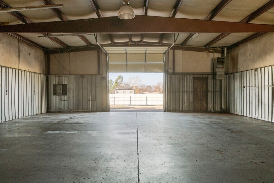 More Photos Of 12 S 111th Ave, Tulsa Service For Lease