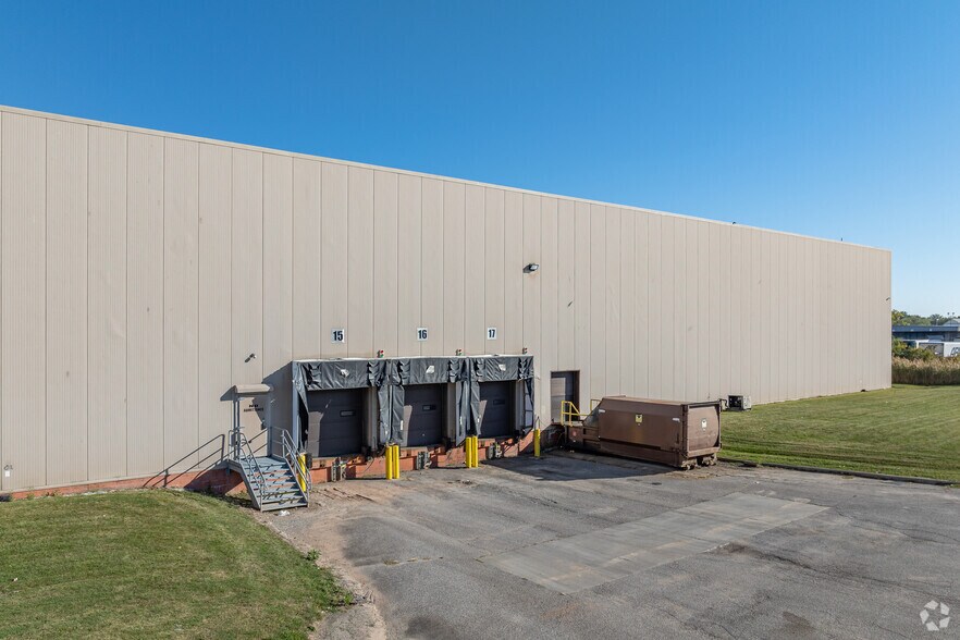 More Photos Of 12200 Corporate Dr, Parma Warehouse For Sale