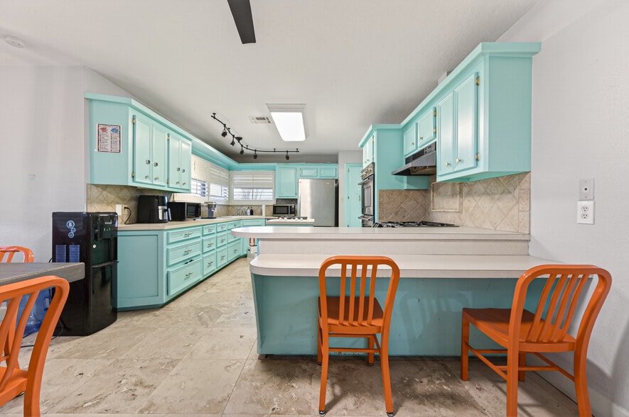 More Photos Of 8911 West Ln, Magnolia Office For Sale