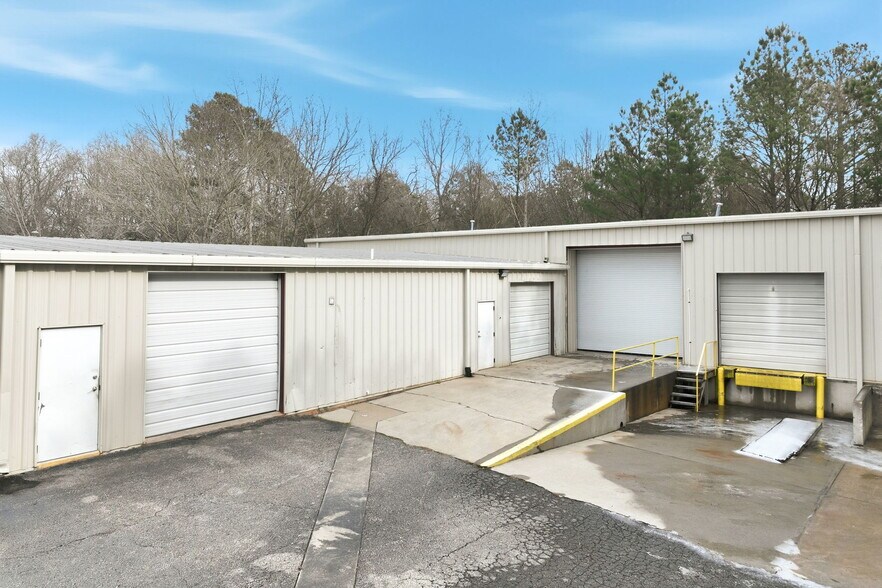 More Photos Of 3743 Old Flowery Branch Rd, Oakwood Warehouse For Lease
