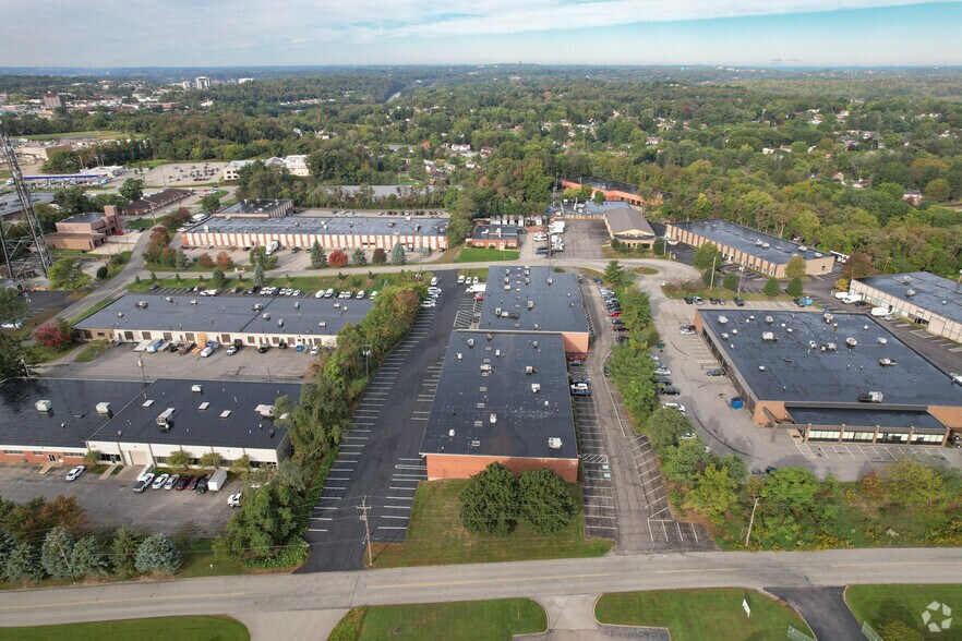 More Photos Of 510-550 Seco Rd, Monroeville Flex For Lease