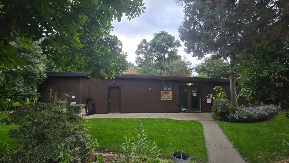 More Photos Of 651 Rosedale Rd, Castlegar Specialty For Sale