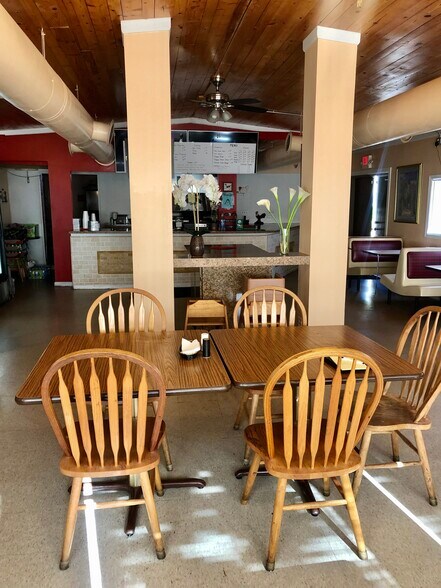 More Photos Of 1108 SW Park Ave, Lawton Restaurant For Sale