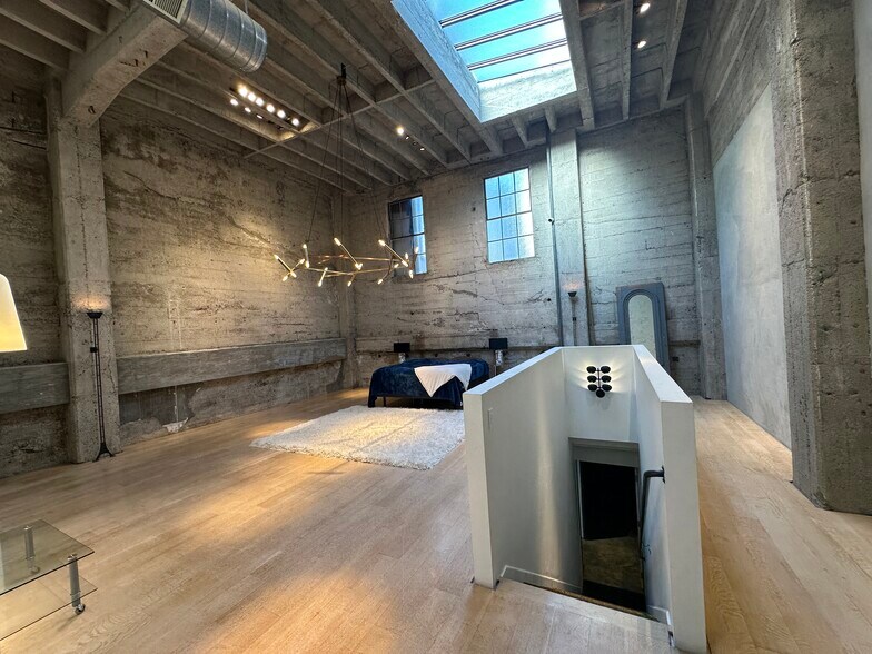 More Photos Of 30 Sheridan St, San Francisco Office For Sale