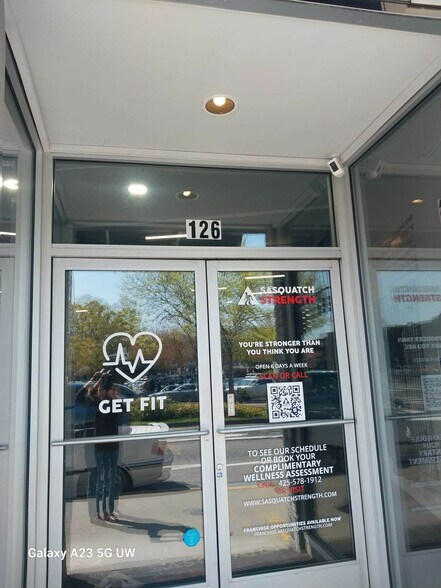 More Photos Of 126 Central Way, Kirkland Storefront For Lease