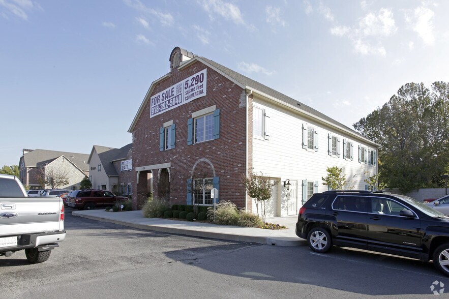 Primary Photo Of 1330 E 43rd St, Tulsa Medical For Lease