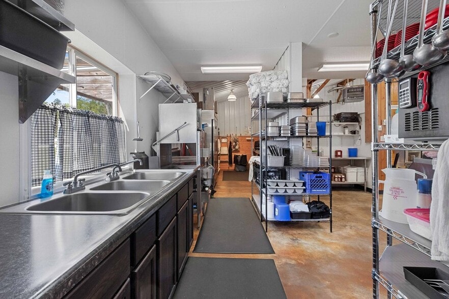 More Photos Of 6216 WI-42, Egg Harbor General Retail For Sale