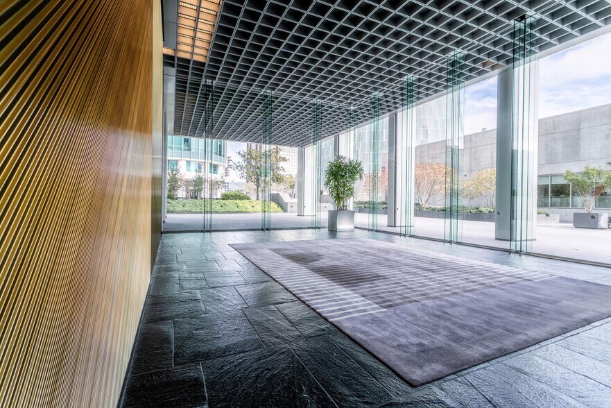 More Photos Of 1 Kaiser Plz, Oakland Office For Lease