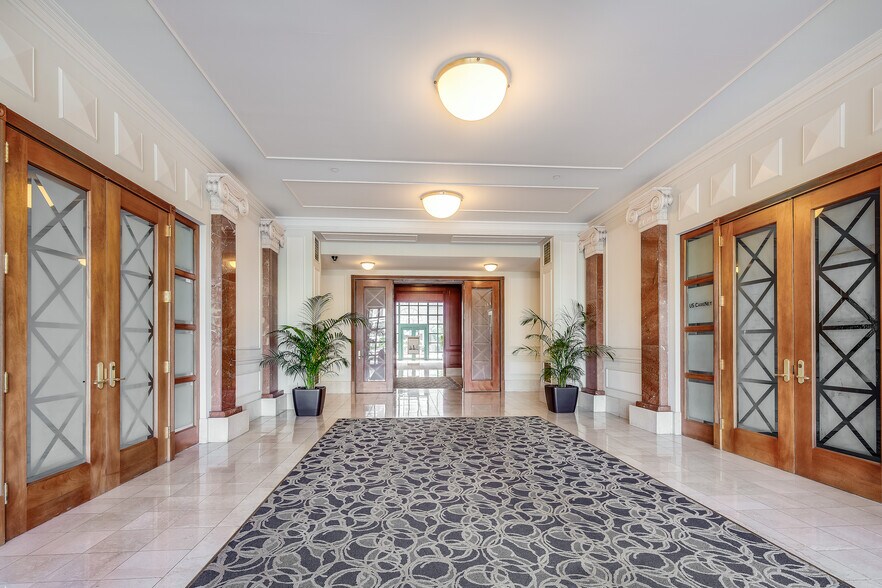 More Photos Of 1 10th St, Augusta Office For Lease