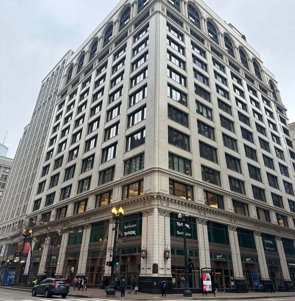 More Photos Of 1 N State St, Chicago Office Residential For Sale