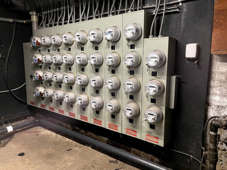 More Photos Of 174 Willow St, Waterbury Apartments For Sale