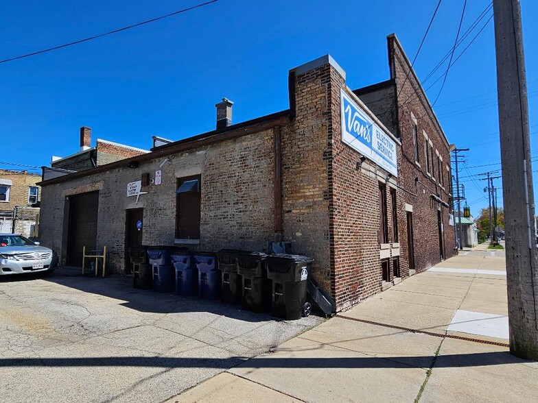 More Photos Of 632 High St, Racine Storefront Retail Residential For Sale