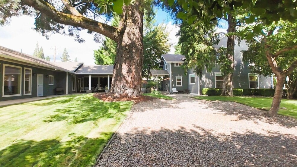 More Photos Of 111 Cedar St, Rogue River Office Residential For Sale