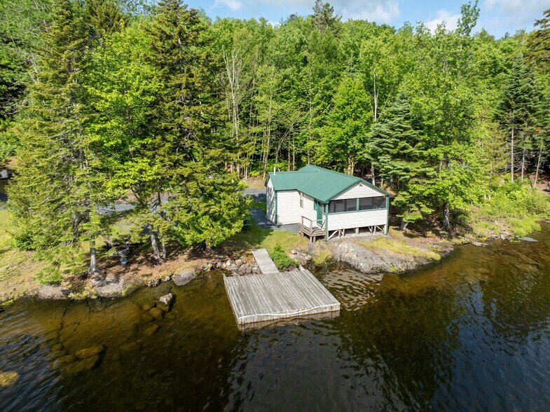 More Photos Of 15 Lower Wilson Pond Rd, Greenville Specialty For Sale