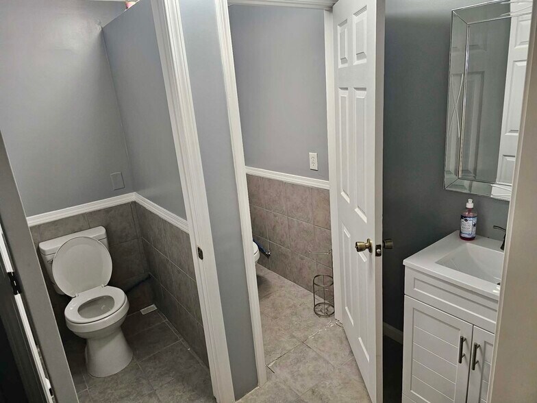 More Photos Of 23122 S NC Highway 109, Denton Specialty For Lease