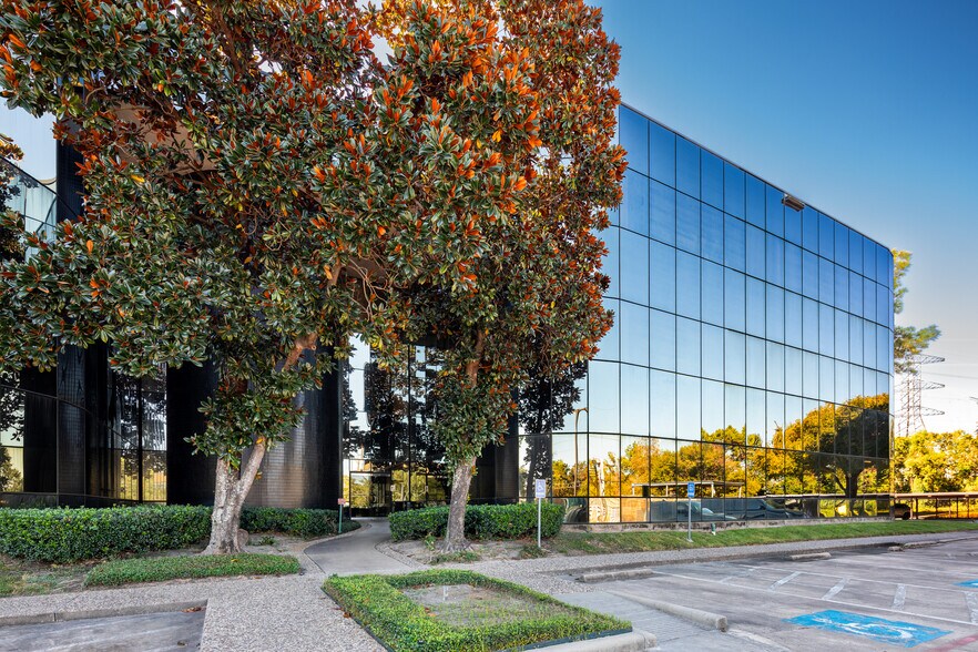 Primary Photo Of 15311 Vantage Pky W, Houston Unknown For Lease