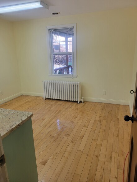 More Photos Of 201 Brookes Ave, Gaithersburg Office For Lease