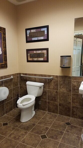 More Photos Of 1260-1272 Alverser Plz, Midlothian Storefront Retail Office For Lease