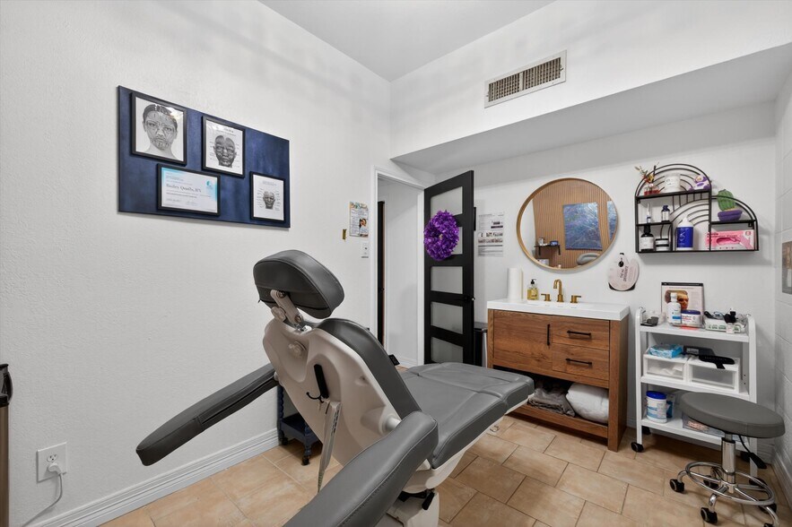 More Photos Of 2217 Sealy St, Galveston Office Residential For Sale