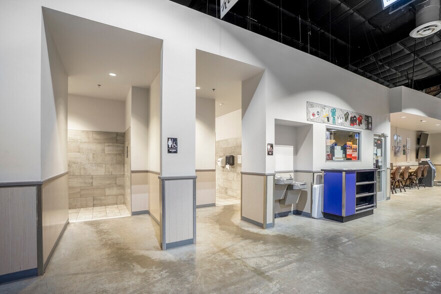 More Photos Of 13027 TX-105 E, Cut And Shoot Sports And Entertainment For Sale