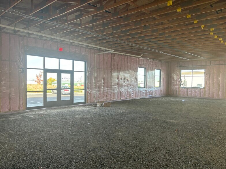 More Photos Of 7034 W Clearwater Ave, Kennewick General Retail For Lease