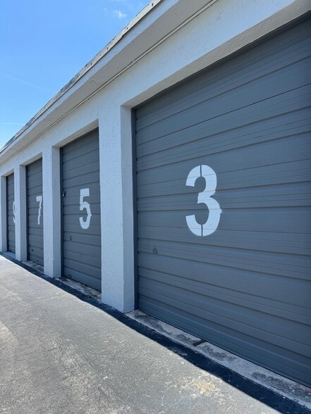 More Photos Of 1330 S Killian Dr, Lake Park Warehouse For Lease