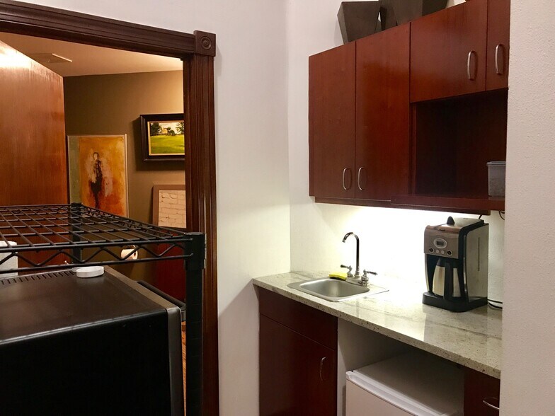 More Photos Of 106 E Doty St, Madison Office For Lease