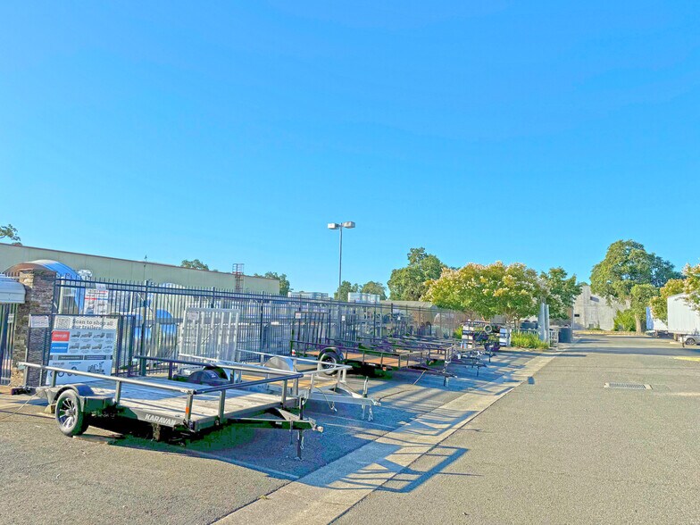 More Photos Of 1000 American Way, Windsor Freestanding For Sale