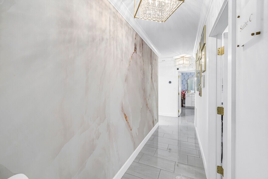 More Photos Of 2200 49th St N, Saint Petersburg Medical For Sale