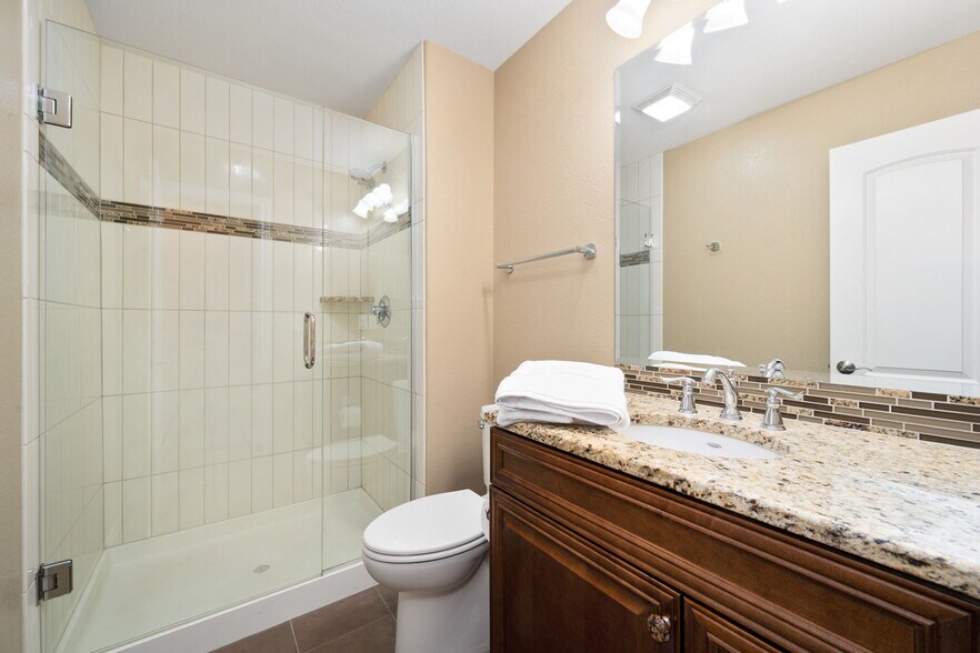 More Photos Of 13299 E County Line Rd, Longmont Flex For Sale