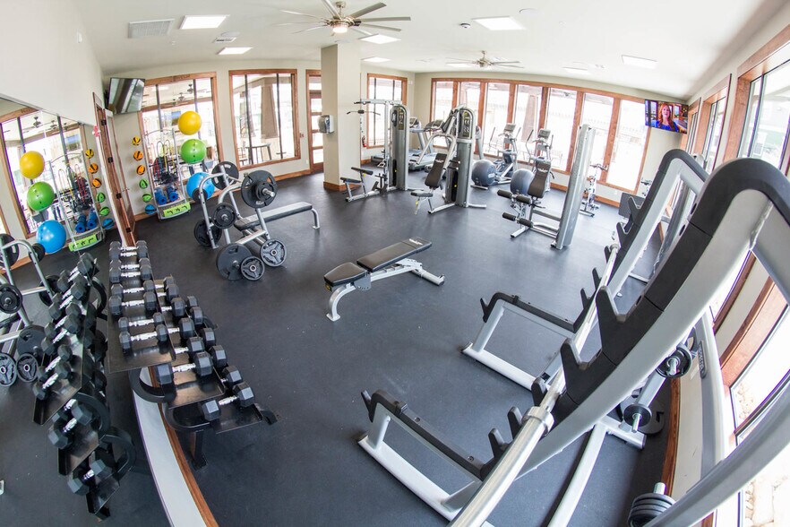 More Photos Of 2888 Nash St, Bryan Apartments For Sale