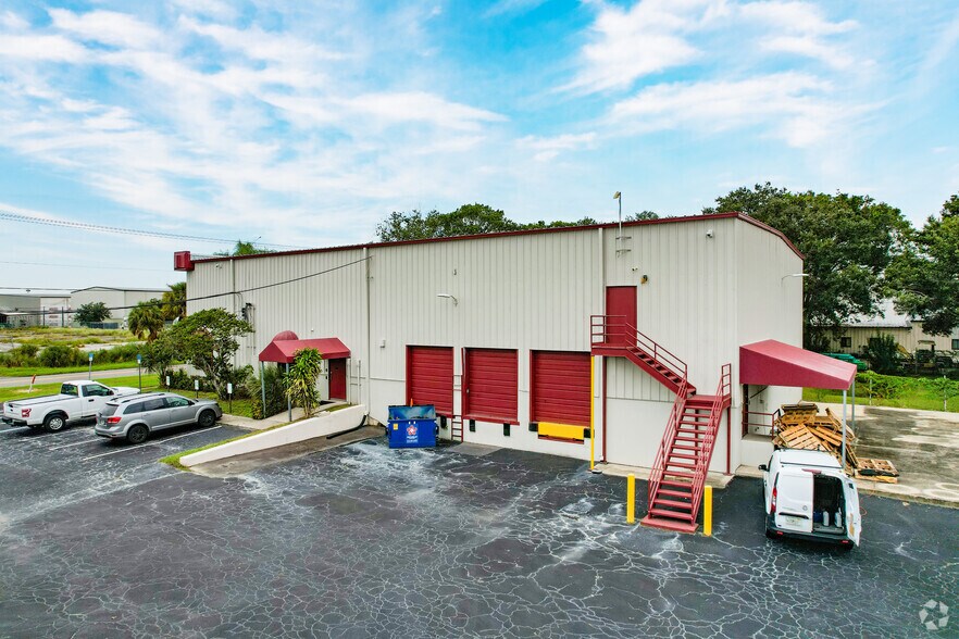 More Photos Of 1921 Tampa East Blvd, Tampa Light Manufacturing For Sale