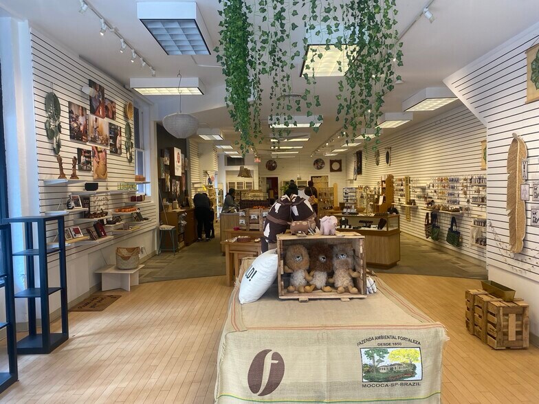 More Photos Of 121 N Marion St, Oak Park Storefront Retail Office For Lease