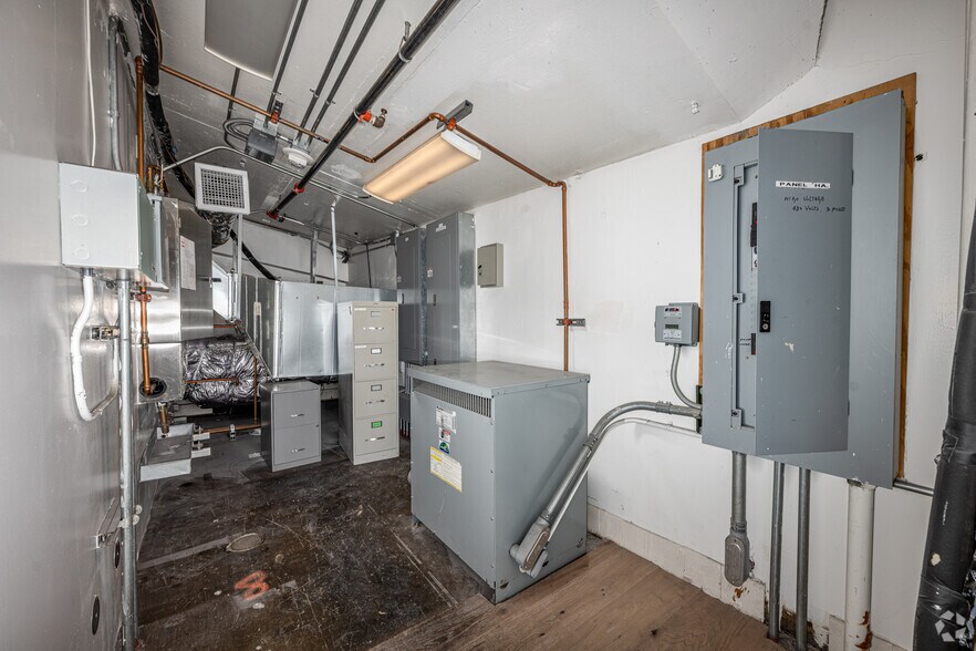More Photos Of 701 W 7th St, Los Angeles Apartments For Lease