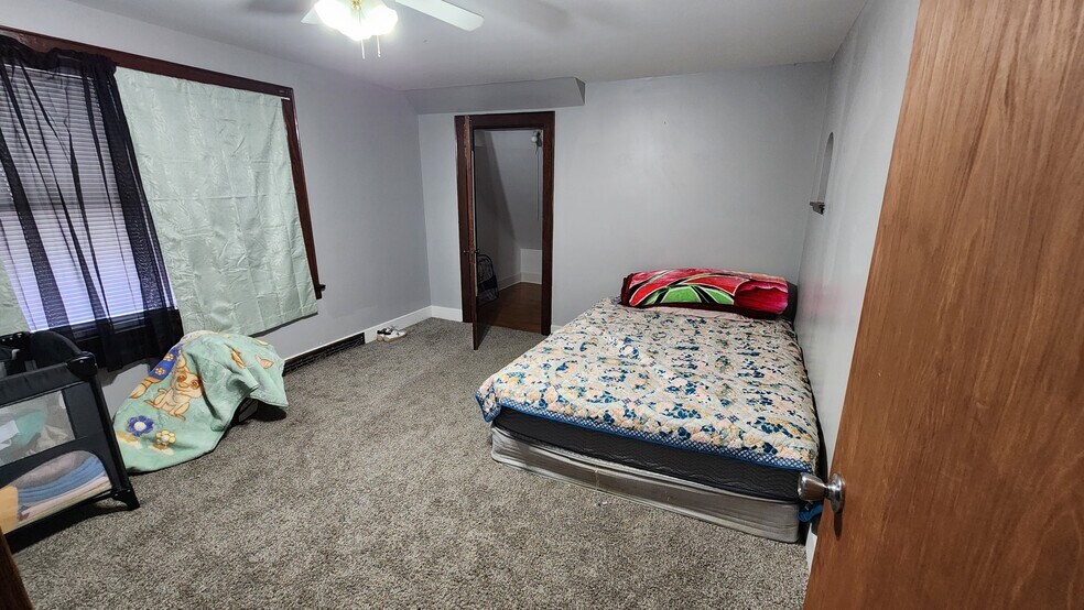 More Photos Of 1110 W Oakland Ave, Austin Apartments For Sale