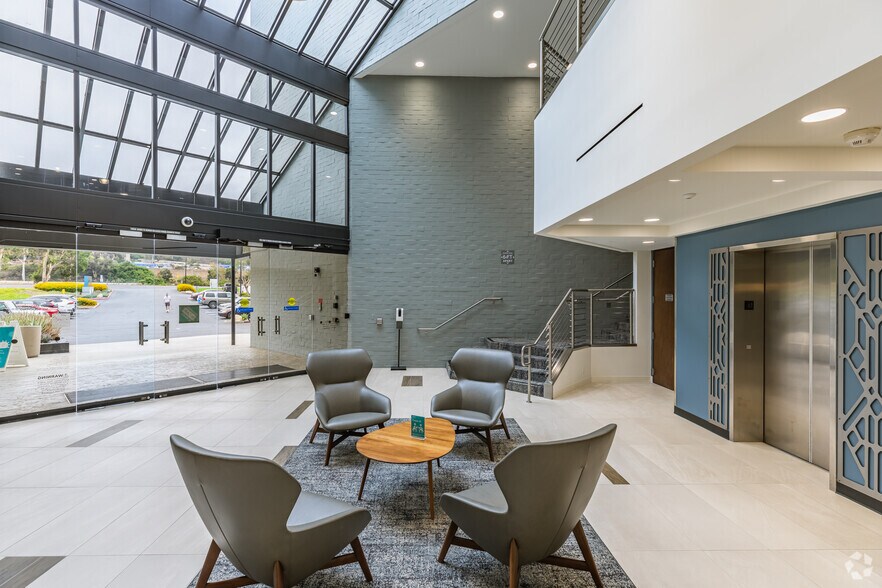 More Photos Of 3838 Camino del Rio N, San Diego Office For Lease