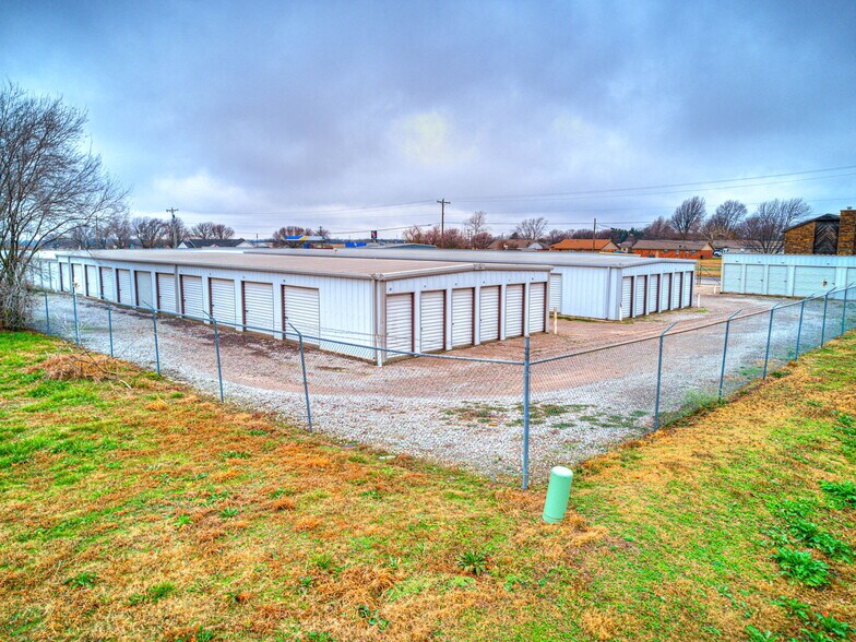 More Photos Of State-Hwy 59 Seifried, Wayne Self Storage For Sale