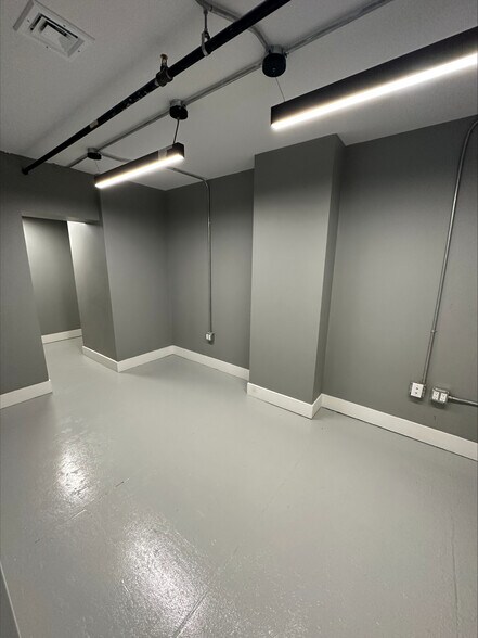 More Photos Of 15 Atlantic Ave, Lynbrook Office For Sale