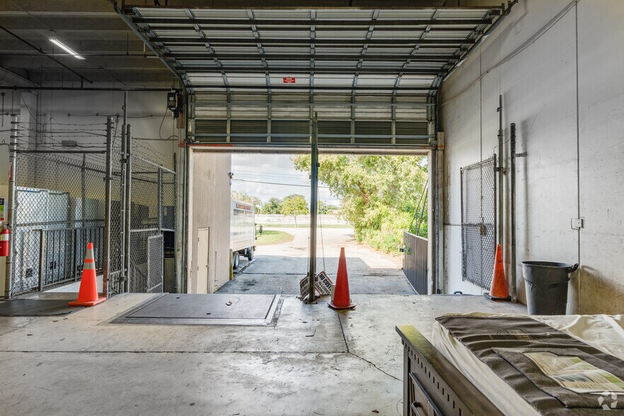 More Photos Of 5240-5260 NW 167th St, Miami Gardens Warehouse For Lease