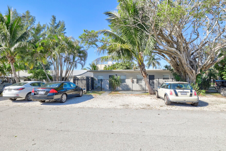 More Photos Of 741 Hibiscus Ave, Pompano Beach Apartments For Sale