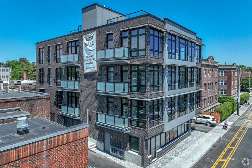 Primary Photo Of 14 Green St, Brookline Apartments For Sale