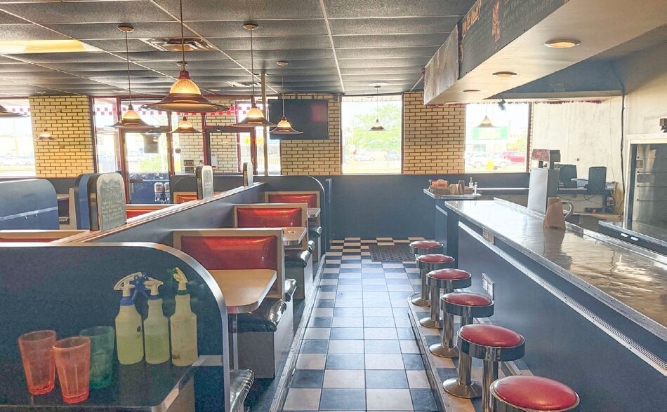 More Photos Of 144 Hartzel Rd, St Catharines Restaurant For Sale