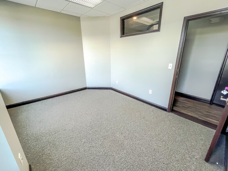 More Photos Of 123 N Main St, Crown Point Coworking Space