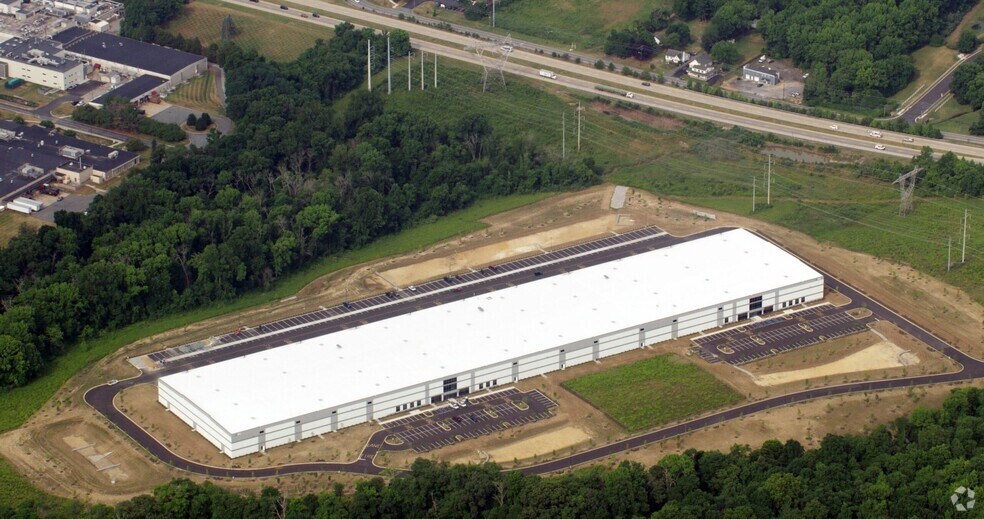 More Photos Of 2051 Old Coochs Bridge Rd, Newark Warehouse For Lease