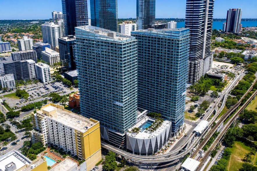 More Photos Of 1111 SW 1st Ave, Miami Apartments For Sale