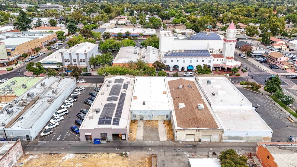 More Photos Of 328-332 W Main St, Merced Storefront For Lease