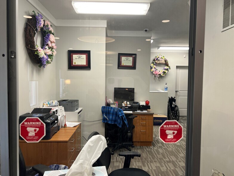 More Photos Of 480 Colonial Pky, Columbus Medical For Lease