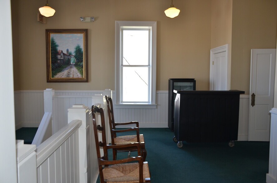 More Photos Of 11 Benton Ave E, Albia Restaurant For Sale